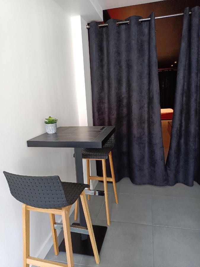 Appartement Balneo Et Sauna Prives The Red Room Mauguio Exteriér fotografie